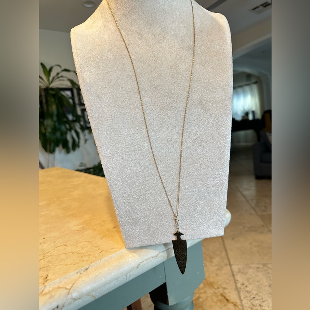Spear gold tone long necklace
32” B.P jewelry